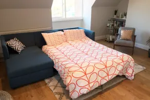 Beautiful refurbished apartment, seaview, sleeps 4 - Image 5