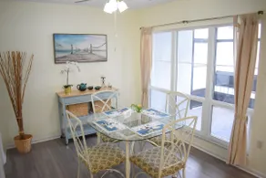 Madeira Beach getaway; walk to the beach - Image 2
