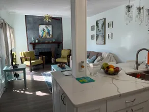 Madeira Beach getaway; walk to the beach - Image 3