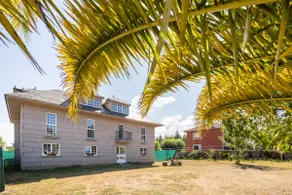 House with Jacuzzi - Image 4
