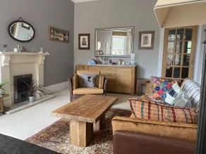 Lovely 2 Bedroom with Riverside Views Pet Friendly - Image 5