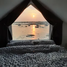 Cottage on the beach - Image 3