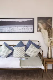 Luxury Waterfront House - Image 3