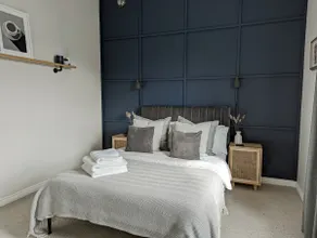 Mid-Century Apartment, Near The Quays & Docks - Image 2