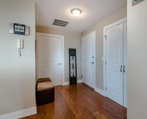 Lovely One Bedroom in Downtown Grand Haven, Sleeps 4  - Image 2