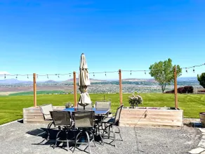 Wine Country Getaway with Amazing Views - Image 5