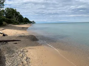 Opdateret sommerhus på stranden. Over 100 meter privat strand. God udsigt - Image 2