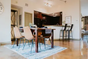 Stunning townhouse on quiet street in Springfield! - Image 3