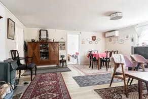 Old-fashioned cottage - Image 5