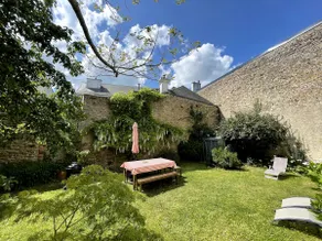 Apartment with private garden, close to the center and train station - Image 2