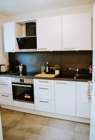 Lovely condominium with terrace & parking - Image 3