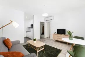 Superior Apartment with Balcony by FirstHost - Image 2