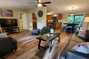 Spacious Home near Star Point and Sunset Marinas. - Image 4