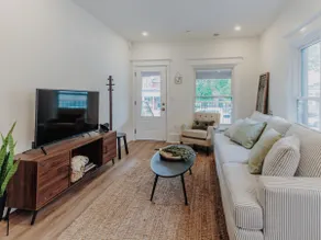 DWELL Aparthotels - Craftsman House 2 (2 Bedroom) - Image 3