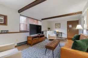 Spacious Clean 3 Bed Apartment 33 min from Boston - Image 3