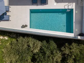Blue Aura Villa, eclectic retreat with Pool & BBQ, Close to the beach - Image 3