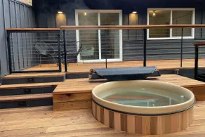Luxury 3 Bdrm/HOT TUB/creek/near town and trails - Image 4