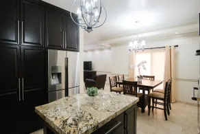 Beautiful 4-BR Residential Home w/Garage - Image 5