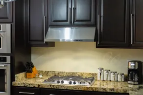 Beautiful 4-BR Residential Home w/Garage - Image 3