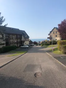 On the outskirts of Deauville, sea and countryside views. - Image 5