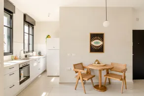 Boho Chic | High End 1BR Apt. 5Min to Rothschild - Image 3