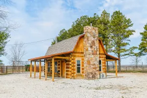 Cabin at CM Cattleco - Image 5