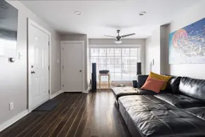 Modern 1BR w/ amazing shower, work station, lounge - Image 5