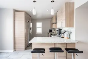 Modern 1BR w/ amazing shower, work station, lounge - Image 3