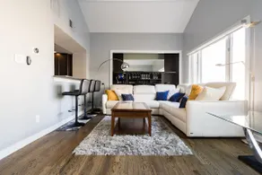 An epic spot. free parking, steam shower. - Image 3