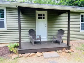 Cottage on Clymer - Image 4