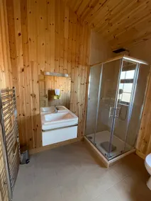 The Storey Lake Cosy 3-Bed Lakeside Lodge (3) - Image 4