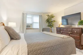 Cozy Quiet Clean Budget 1 Bedroom Apartment - Image 3
