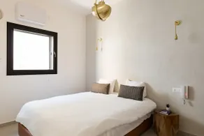 Lewinski Market 1BR Apt Balcony King Bed Bath - Image 3