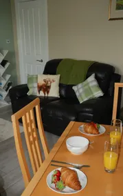 Cosy 2 bedroom/3 bed Family Home - Image 5