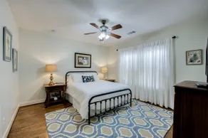 Heights 3/2 Self check-in & Fast WiFi #HOUSTONING - Image 3
