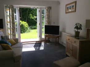 Beautiful garden house, edge of town & South Downs - Image 3