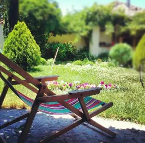 Private house with a beautiful garden - Image 3