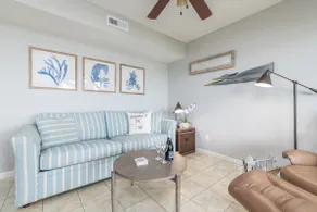 Charming Coastal Casa on Beaufort's Battery Creek - Image 5