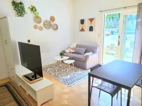 Quiet Little House - Sherman Oaks - Image 5