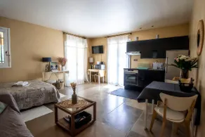 Independent Panoramic Studio with Pool - Le Tholonet - Image 5