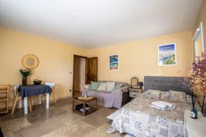 Independent Panoramic Studio with Pool - Le Tholonet - Image 2