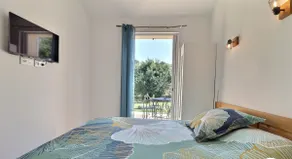 Private studio in property surrounded by nature - Image 4