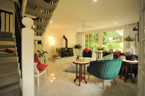 Beautiful View Park Villa - Image 4