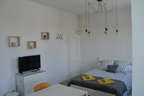 Nice studio 2 ideally located - Image 3