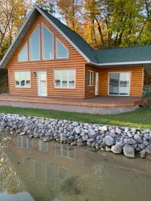 Edgewater Escape - on Paul Lake - Image 2