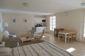 Lovely Studio with large terrace & access to pool - Image 4
