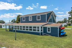 Magnificent Waterfront Chesapeake Bay Retreat - Image 3