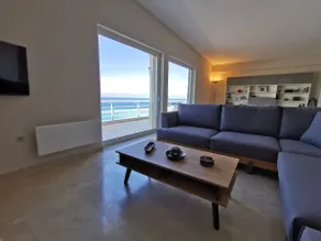 Surrounded by lemon trees sea front villa - Image 3