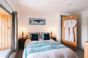 3-bed duplex apartment with sea view - Image 5