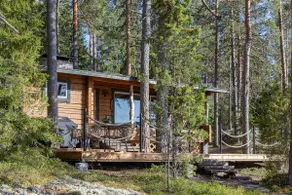 Mäntykallio hirsimökki / Cottage with a view - Image 3